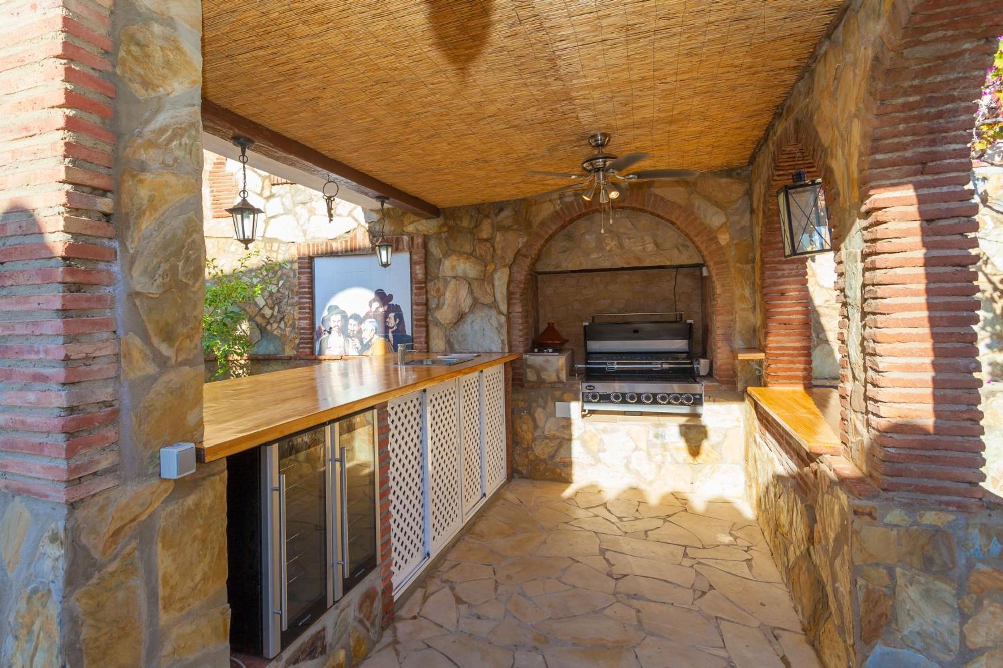 Summer Offers! Fabulous Luxury Villa Near The Beach Sleeps 8 เบนัลมาเดนา ภายนอก รูปภาพ