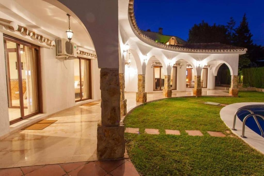 Summer Offers! Fabulous Luxury Villa Near The Beach Sleeps 8 เบนัลมาเดนา ภายนอก รูปภาพ