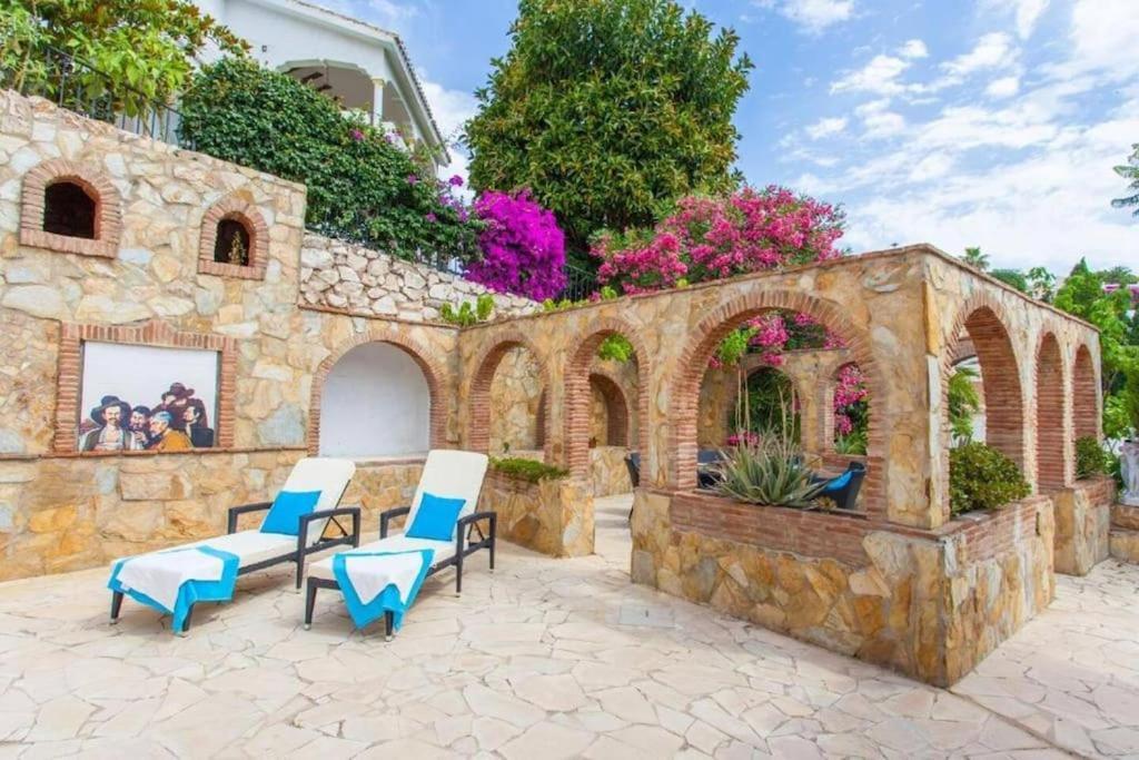 Summer Offers! Fabulous Luxury Villa Near The Beach Sleeps 8 เบนัลมาเดนา ภายนอก รูปภาพ